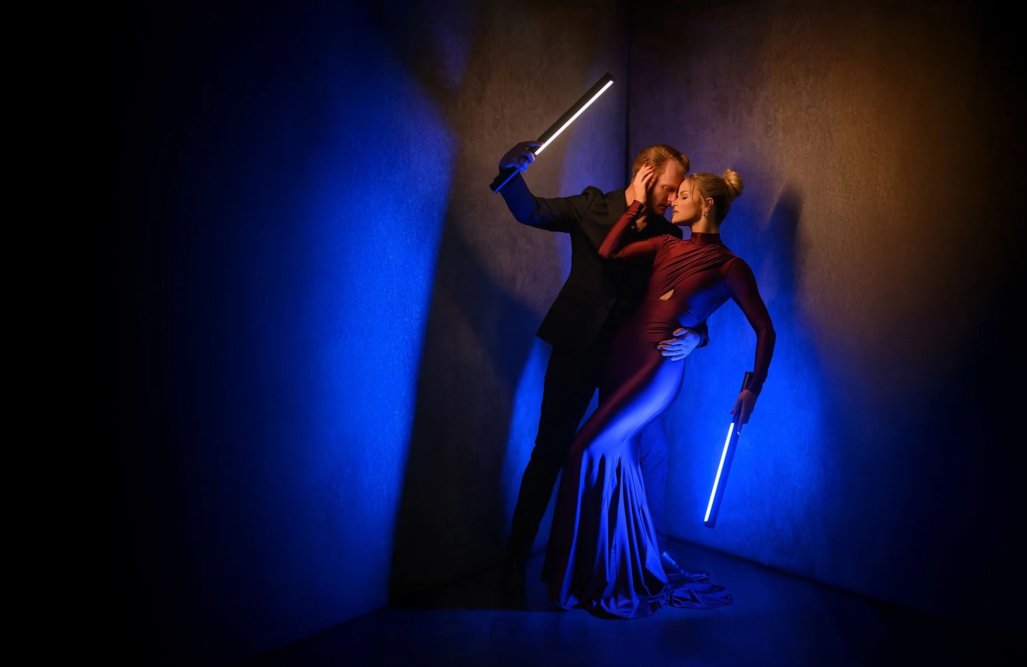 Westcott 4950-I - IceLight 3 RGBWW LED Kit με Battery Grip και Barndoors - Image 8